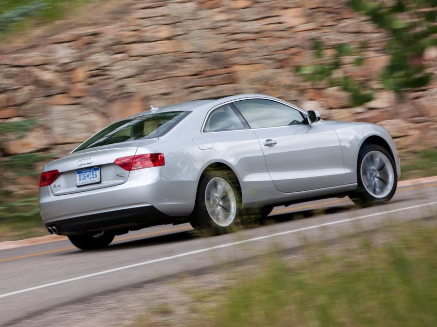  Audi A5 Coupe 2.0T 2012 года  (NA) (фото 40 из 52)